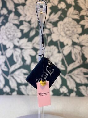 ❣️FLAW DISCOUNT❣️ Juicy Couture Black Crystal Accent Wristlet NWT